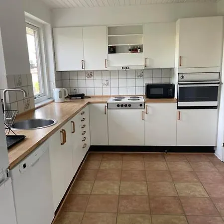 Δωμάτια σε οικογενειακή κατοικία Joy House *