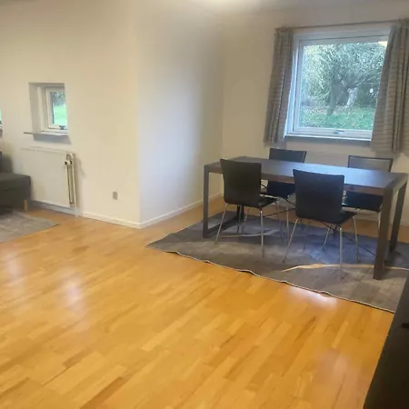 Δωμάτια σε οικογενειακή κατοικία Joy House *